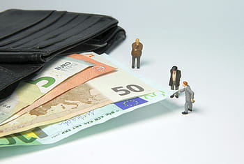 daňový úřad, v pořádku, miniaturní figurky, důchod, peníze, euro, finance, příjem, daní, daňových poplatníků, praní špinavých peněz
