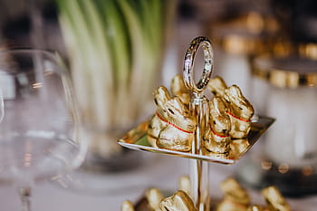 dorado, conejitos, bandeja, mesa, vacaciones, juego de mesa, chocolate, fantasía, pascua, decoración de mesa, elegancia