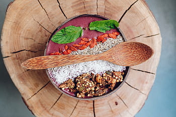 ชาม acai, โกจิ, ผลไม้เล็ก ๆ, ปั่น, กราโนล่า, อาหารเช้า, แข็งแรง, สะระแหน่, เมล็ด, มะพร้าว, หวาน