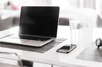 elegante, oficina en casa, trabajando, computadora portátil, teléfono inteligente, negro, blanco y negro, negocios, ocupado, bw, limpio
