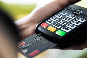 ritel, pemilik bisnis toko, menggunakan, terminal kartu kredit, bank, bisnis, pembeli, membeli, pembaca kartu, checkout, chip