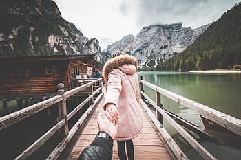 indah, pasangan, ikuti, berpose, dermaga danau braies, Italia, musim gugur, danau braies, dolomit, followmeto, hutan