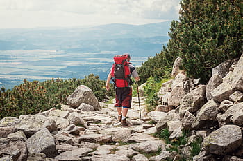 旅行者、 バックパック。、 山の風景、 バックグラウンド。