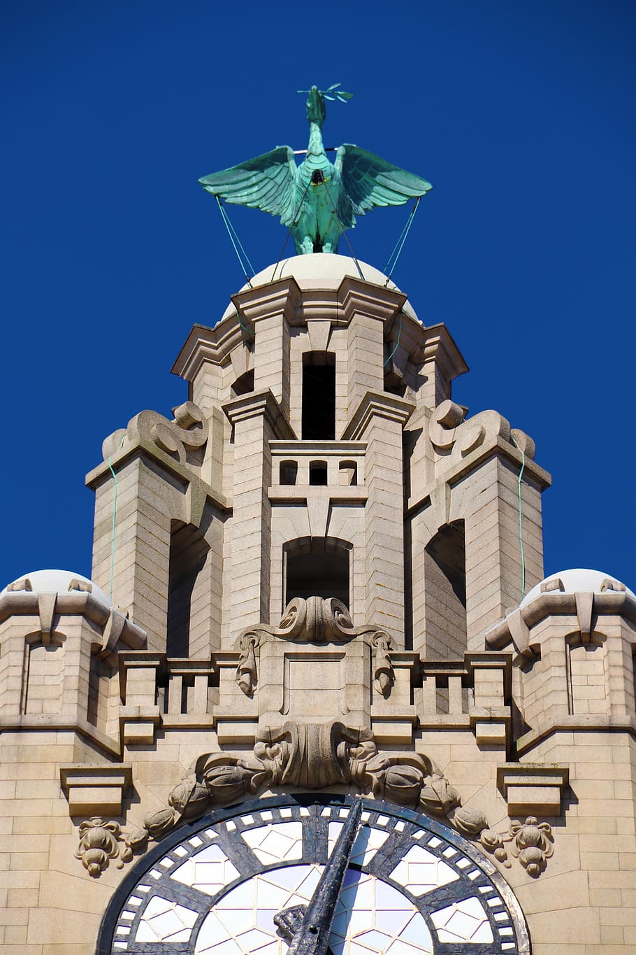 liver bird, liver building, clock, building, tower, time, city, england, buildings, architecture