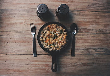 macaroni and cheese, cheese, cutlery, dinner, dish, fork, frying pan, lunch, macaroni, meal, pan