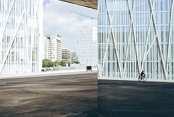 mladý, cyklista, jezdectví, jízdní kolo, přední, moderní, budova, byt, architektura, kolo, dojíždění