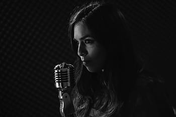 mikrofon, dívka s mikrofonem, zpěv, studio, píseň, karaoke, ženský, zpívat, zpěvák, hudba, pop