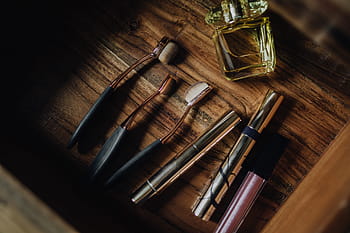 maquillaje, elementos esenciales de belleza, mujer, botella, belleza, glamour, cosméticos, cepillo, cajón, perfume, brillo labial