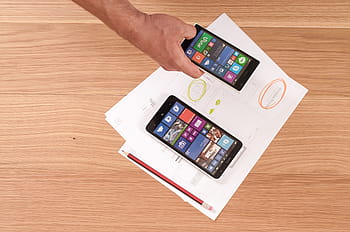 mobilní, pohybliví, chytrý telefon, technologie, podnikání, kancelář, lavice, dřevo, grafy, papíry, práce, tužka