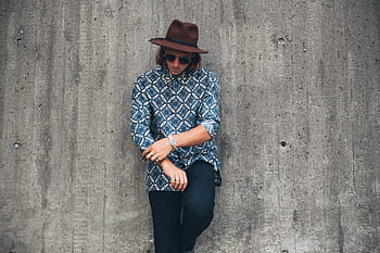 young, caucasian man, wearing, patterned, shirt, brown, posing, outdoors, 25-30 year old, Adult, Blue