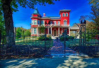 home of stephen king, bangor, maine, house, spooky, scenic, fall, autumn, horror writer, gate, gateway