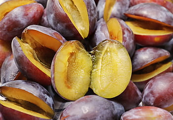 plums, half fruit, fruit, fruits, ripe, violet, food, healthy, vitamins, fresh, tasty