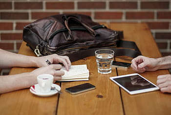 kancelář, Setkání, obchodní partneři, spolupráce, podnikání, přenosné zařízení, tablet PC, práce, ruce, jablko vč, Taška