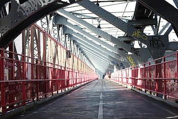 marciapiede, ferro da disegno in gabbia, a piedi, ponte, architettura, costruzione, pavimento, passerella, grigio, all'aperto, passaggio