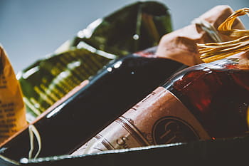 lahví, košík, lahve na víno, skleněné láhve, lahve na nápoje, lahve na alkohol, víno koš, dárkový koš, uspořádání lahví, láhev displej, Láhev zblízka