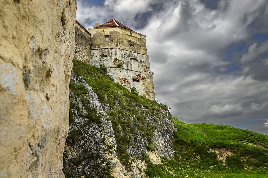 Zitadelle, Wolken, Hochburg