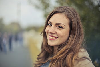 caucasian woman, posing, smile, looking, camera, 20-25 year old, adult, beautiful, close up, face, smiling