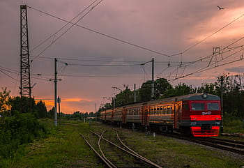 elektrichka, treno, stazione, estate, Russia, Gatchina, ricordi, calore, sera, rotaie, la via