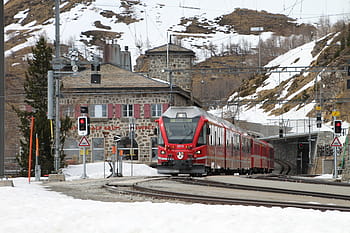 bernina, train, bernina railway, narrow gauge, switzerland, rhb, graubünden, world heritage, alpine, tourism, svizzera