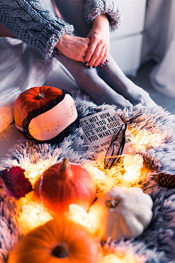 halloween di tempat tidur, musim gugur, kecantikan, tempat tidur, buku, santai, dingin, malam, mode, gadis, halloween