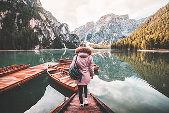muda, wanita, menikmati, indah, pemandangan, lago di braies, italia, petualangan, musim gugur, pirang, perahu