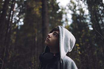 orang, pria, model, kecantikan, hoodie, jaket, pohon, hutan, kayu, sendirian