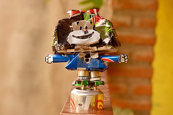 mafalda, robot, återvinna, figur, metall, färgrik, återvinning